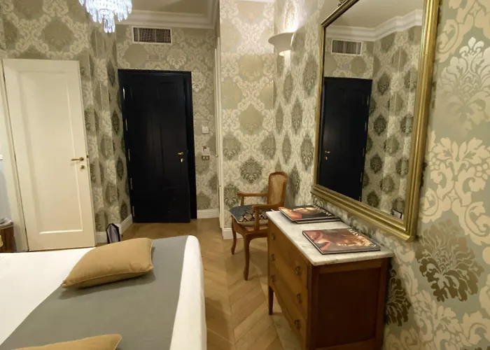 أناهي البوتيكي فندق 3*